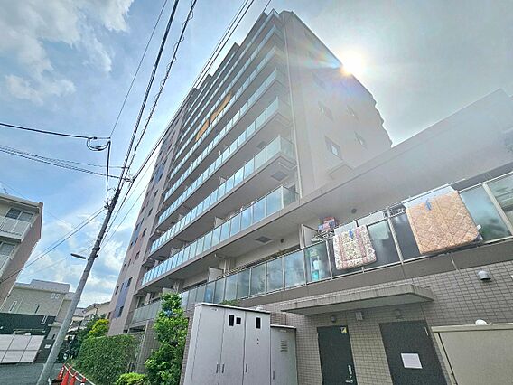 現地に足を運ん...
