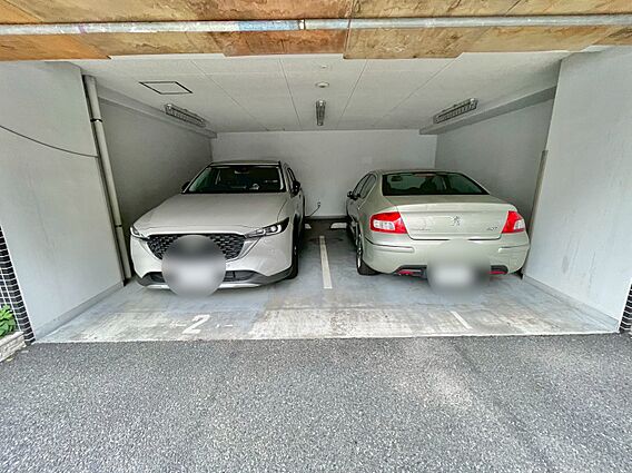 本物件の駐車ス...