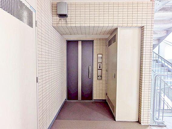 玄関を開ければ...