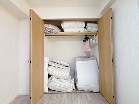 居室にはクローゼットがあり、荷物もスッキリ収納して快適にお過ごしいただけます。