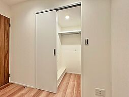 居室にはクローゼットがあり、荷物もスッキリ収納して快適にお過ごしいただけます。