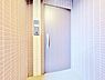 玄関：玄関を開ければ、そこは安らぎのご自宅。