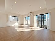豊かな居住性と、安心感を満たすクオリティが見事に調和した住空間。