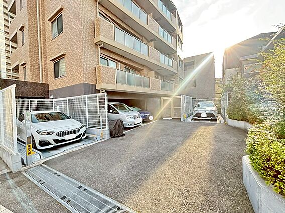 本物件の駐車ス...
