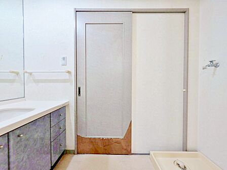 清潔感と心地よさを重視した、上質感漂うパウダールーム。※内装前