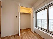 居室にはクローゼットがあり、荷物もスッキリ収納して快適にお過ごしいただけます。