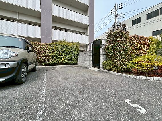 本物件の駐車ス...