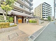 外と内をつなぐエントランスは、まさに顔となる場所。