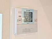 見やすい画面で操作しやすい給湯パネルです。