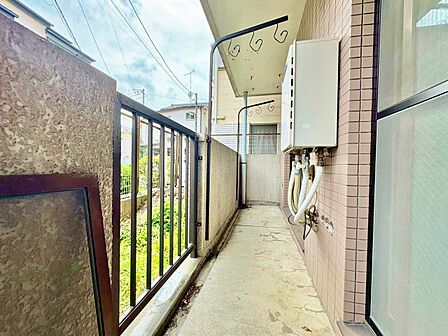 暮らしの中で、光と風を演出してくれるバルコニー。