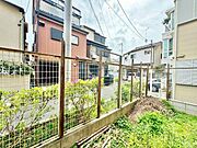 窓を開けると広がる青空。心をリフレッシュして日々を過ごしていきましょう。