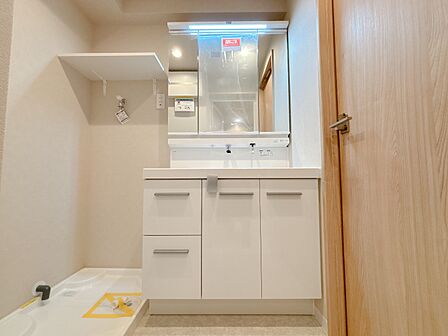 何かと物が増える場所だからこそ、スッキリと見映えの良い空間に。