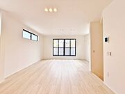 飾り過ぎないシンプルな内装と偏り過ぎないデザインで統一しました。