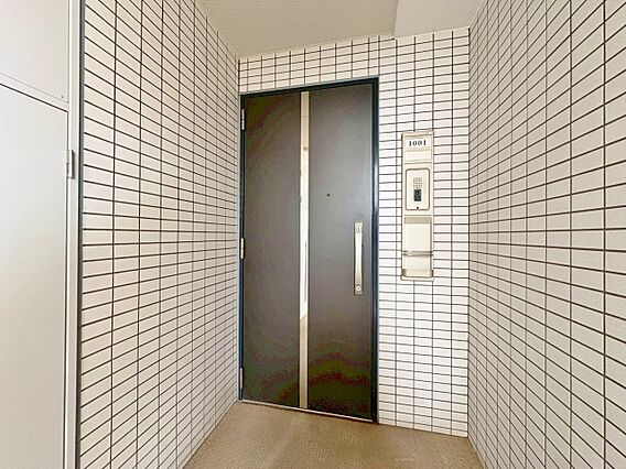 玄関を開ければ...