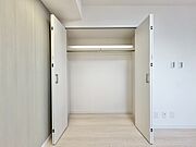 居室にはクローゼットがあり、荷物もスッキリ収納して快適にお過ごしいただけます。