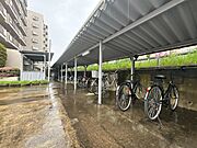 きちんと整備された駐輪場。住む方の心遣いが感じられます。