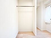 居室にはクローゼットがあり、荷物もスッキリ収納して快適にお過ごしいただけます。