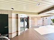 外と内をつなぐエントランスは、まさに顔となる場所。