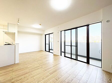 飾り過ぎないシンプルな内装と偏り過ぎないデザインで統一しました。