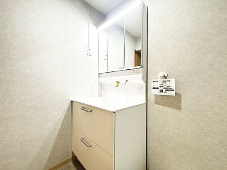 何かと物が増える場所だからこそ、スッキリと見映えの良い空間に。