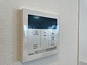 見やすい画面で操作しやすい給湯パネルです。