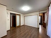 居心地の良い空気感は、暮らしのステージを彩り、心からのやすらぎと満足感を与えてくれます。※加工により家具消しを施しております。