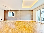 豊かな居住性と、安心感を満たすクオリティが見事に調和した住空間。