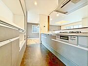 洗練されたスタイリッシュなデザイン性と使いやすさを備えた仕様。