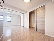 飾り過ぎないシンプルな内装と偏り過ぎないデザインで統一しました。