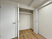 居室にはクローゼットがあり、荷物もスッキリ収納して快適にお過ごしいただけます。
