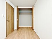 居室にはクローゼットがあり、荷物もスッキリ収納して快適にお過ごしいただけます。