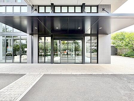 外と内をつなぐエントランスは、まさに顔となる場所。