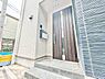 玄関：玄関を開ければ、そこは安らぎのご自宅。