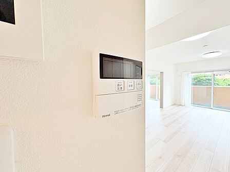 見やすい画面で操作しやすい給湯パネルです。