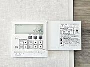 床から温めることによってエアコンとは違う暖かさを得られ、空気の乾燥も抑えられます。
