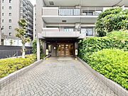 外と内をつなぐエントランスは、まさに顔となる場所。