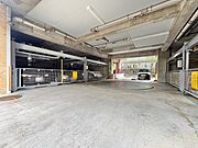 本物件の駐車スペースです。車種制限のある場合もございますので、お気軽にお問い合わせくださいませ。