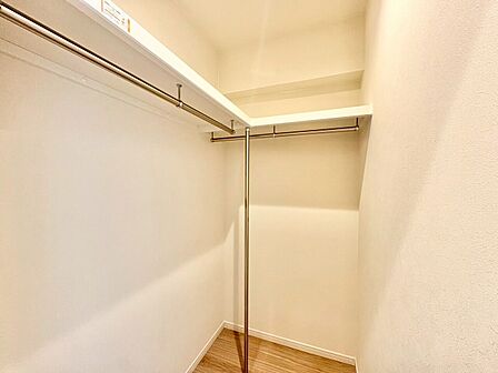 居室にはクローゼットがあり、荷物もスッキリ収納して快適にお過ごしいただけます。