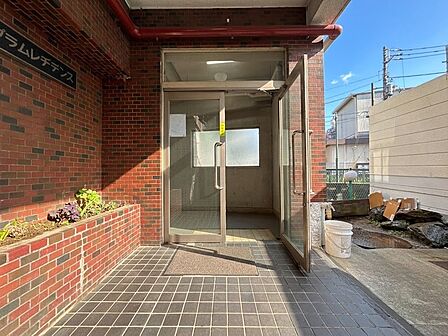 外と内をつなぐエントランスは、まさに顔となる場所。