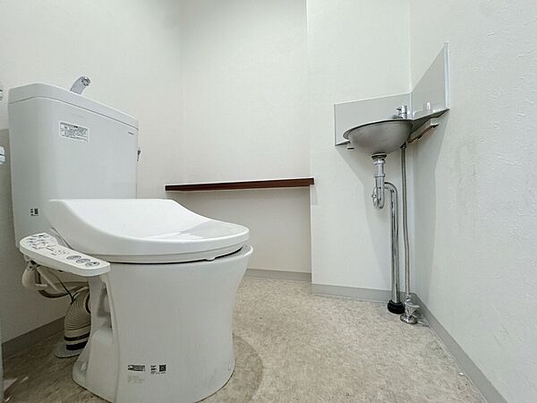 トイレを拡大表示
