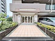 外と内をつなぐエントランスは、まさに顔となる場所。