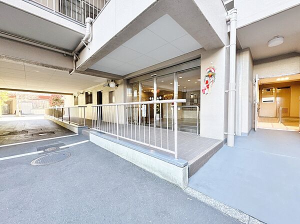 エントランスを拡大表示