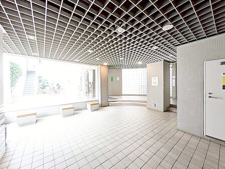 エントランスは、毎日の行き帰りで使う大事な空間です。