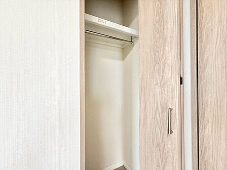 居室にはクローゼットがあり、荷物もスッキリ収納して快適にお過ごしいただけます。