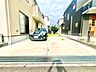 駐車場：本物件の駐車スペースです。車種制限のある場合もございますので、お気軽にお問い合わせくださいませ。