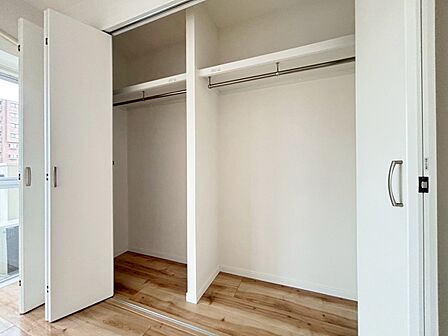 居室にはクローゼットがあり、荷物もスッキリ収納して快適にお過ごしいただけます。