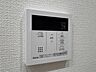 設備：見やすい画面で操作しやすい給湯パネルです。