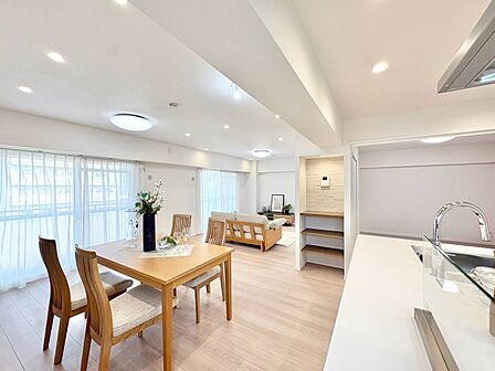 豊かな居住性と、安心感を満たすクオリティが見事に調和した住空間。