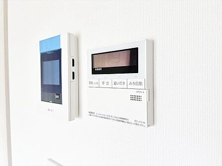 見やすい画面で操作しやすい給湯パネルです。