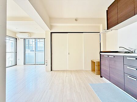 居心地の良い空気感は、暮らしのステージを彩り、心からのやすらぎと満足感を与えてくれます。